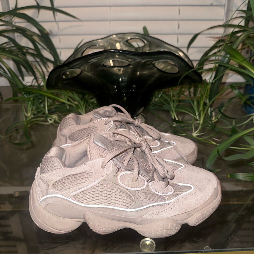 Sand brown Yeezy 500 size 6.5